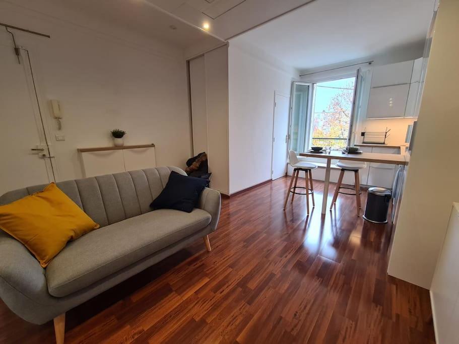 Studio A 2 Pas De La Gare Sartrouville Exterior foto